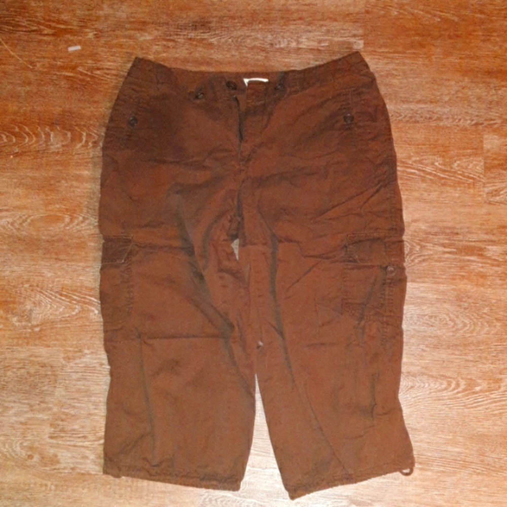Brown Capris